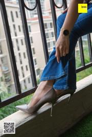 La Ma Jun Jun "La Ma’s Bell-shaped Pants Short Silk" [异思趣向IESS] 丝享家236