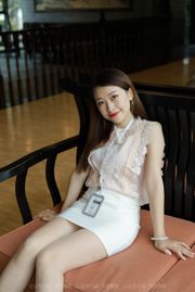 [IESS 奇思趣向] Modell: Xiaojie „Verkäufer mit schönen Beinen“